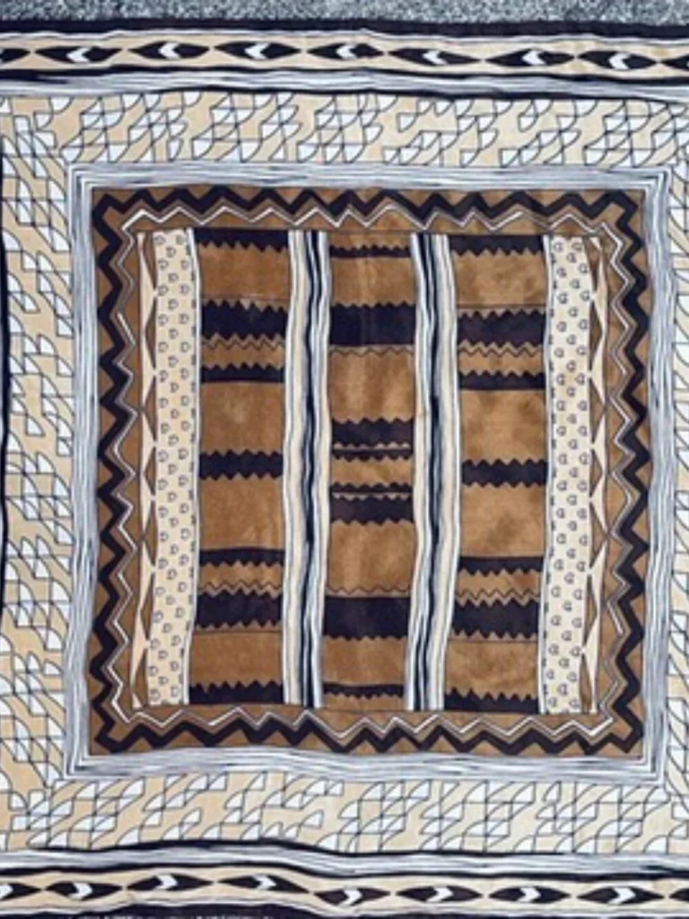 OSCAR DE LA RENTA Vintage 100% Silk Geometric Square Scarf 31